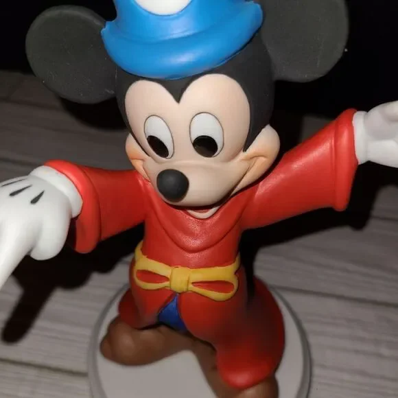 Walt Disney’s Fantasia Disney Mexico Sorcerer’s Apprentice Mickey Mouse Figurine